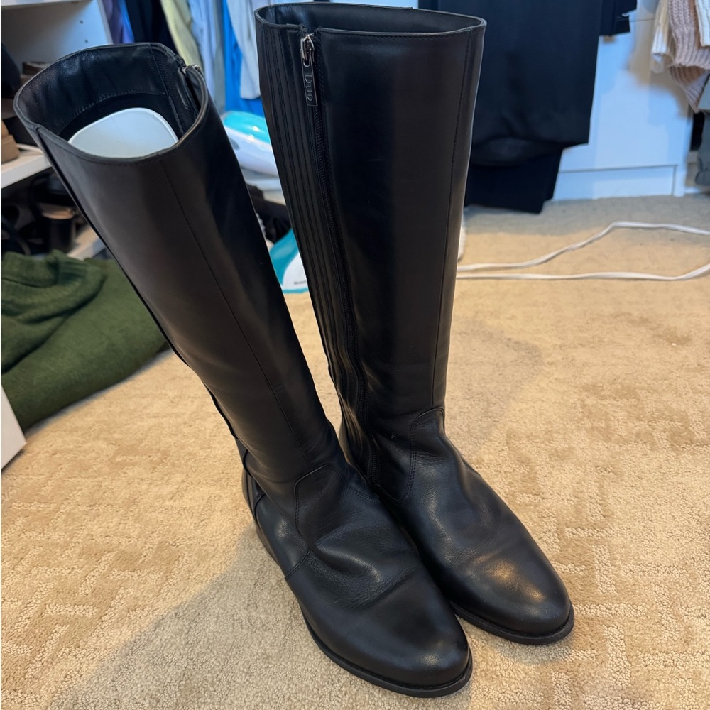 Elegant Black Heeled Boots